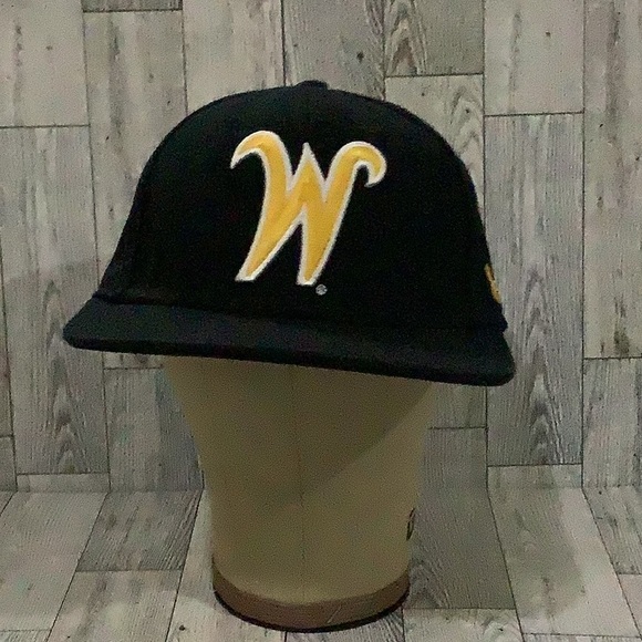 Under Armour Other - Under Armour black fitted small hat